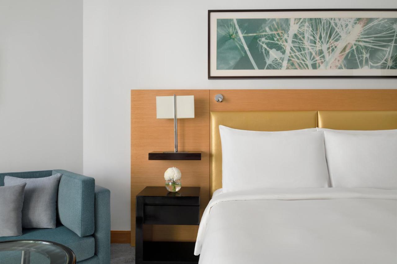 뫼벤픽 호텔 주메이라 비치 두바이 외부 사진 A guest room at the Westin