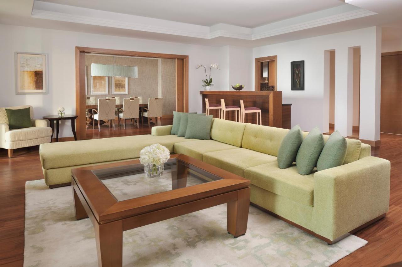 뫼벤픽 호텔 주메이라 비치 두바이 외부 사진 A living room