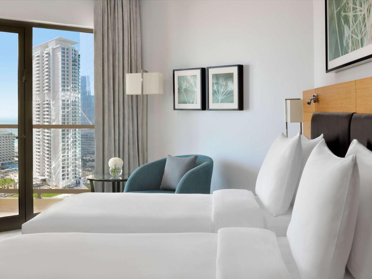 뫼벤픽 호텔 주메이라 비치 두바이 외부 사진 A guest room at the Hilton San Diego Bayfront