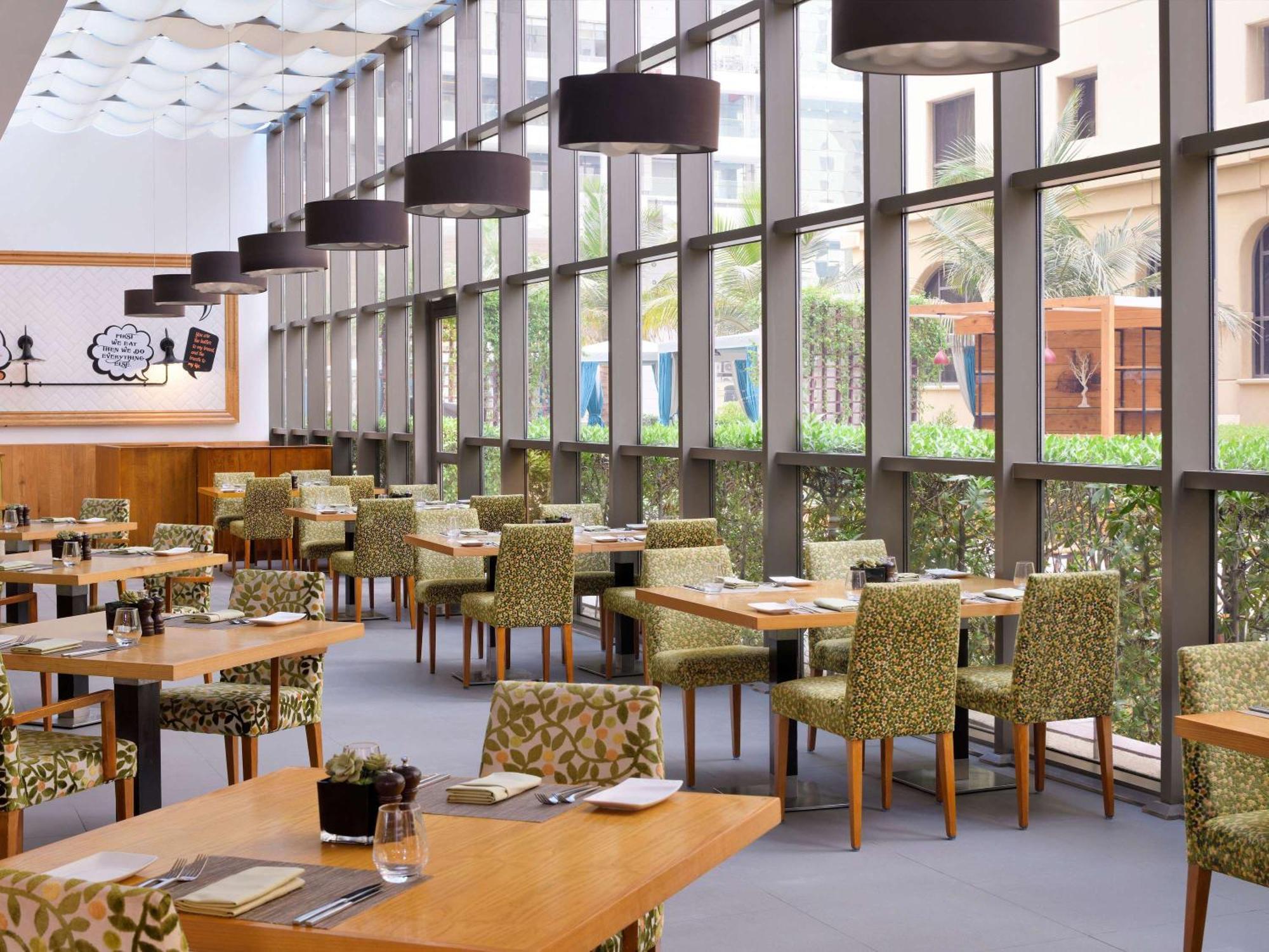 뫼벤픽 호텔 주메이라 비치 두바이 외부 사진 The restaurant