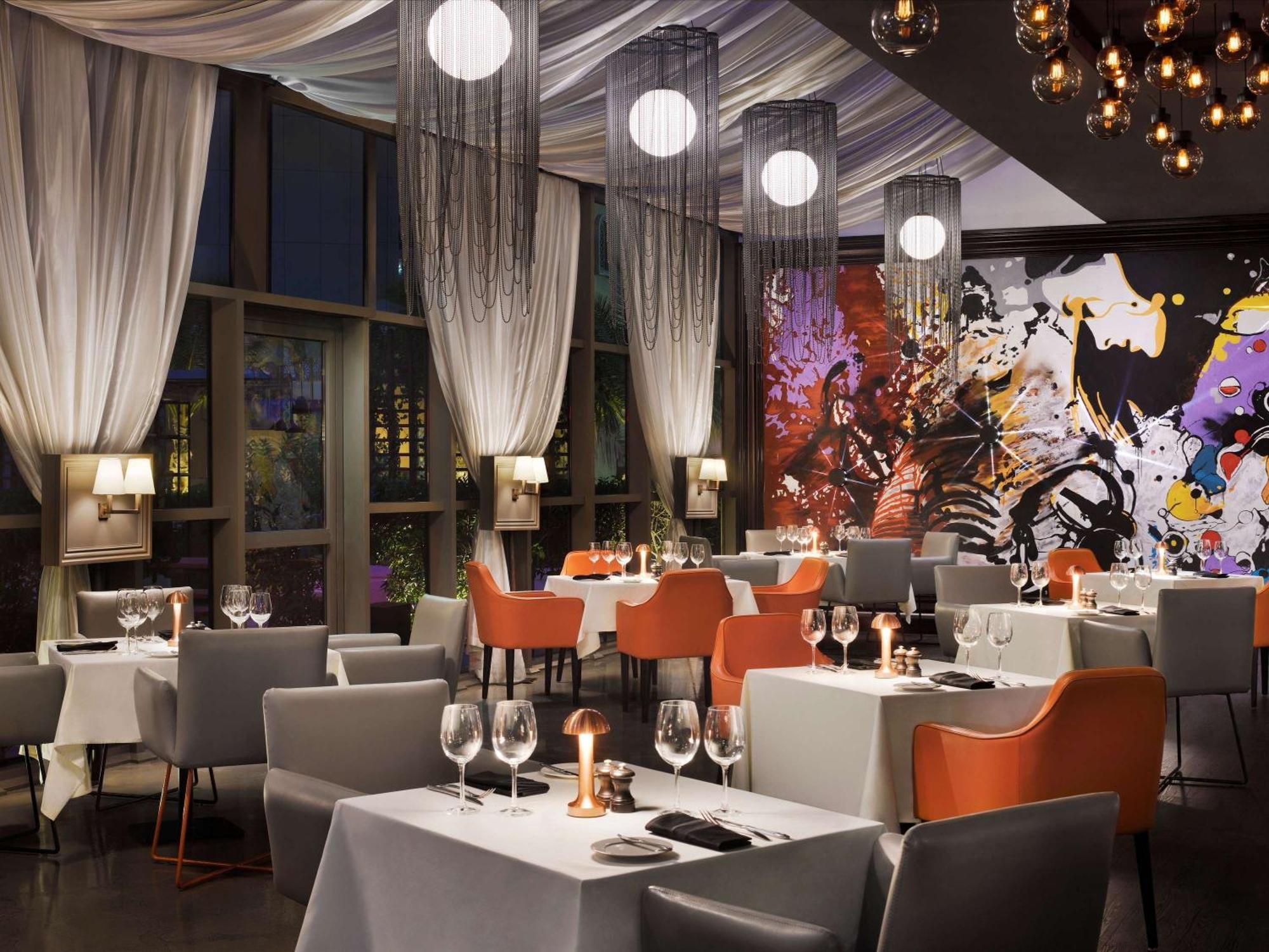 뫼벤픽 호텔 주메이라 비치 두바이 외부 사진 The interior of the restaurant