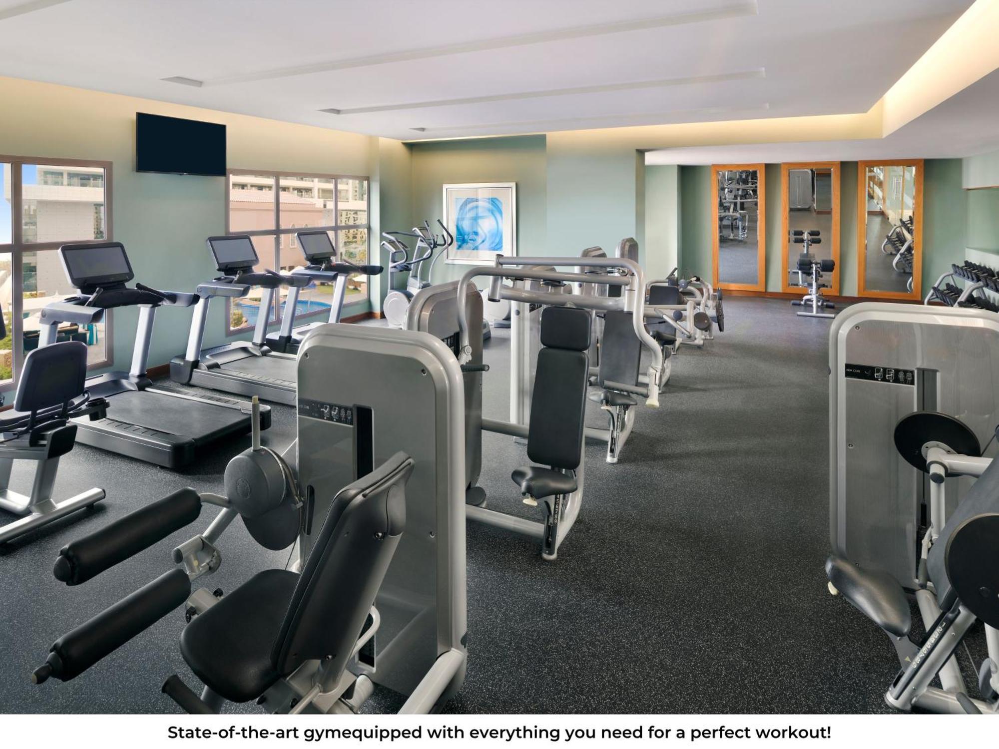 뫼벤픽 호텔 주메이라 비치 두바이 외부 사진 The gym at the hotel